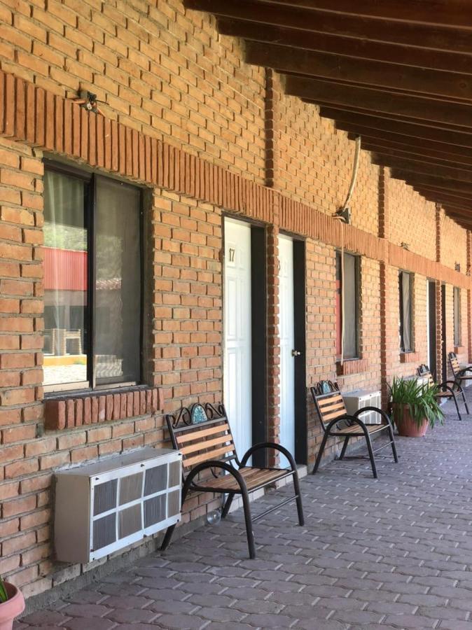 Hotel Y Balneario Ojo Caliente Camargo Eksteriør billede