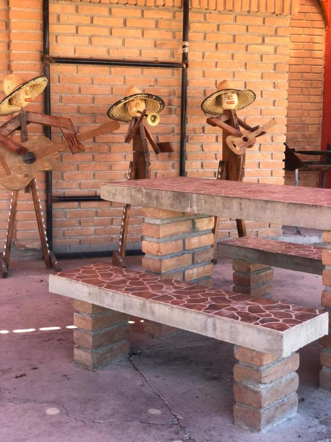 Hotel Y Balneario Ojo Caliente Camargo Eksteriør billede