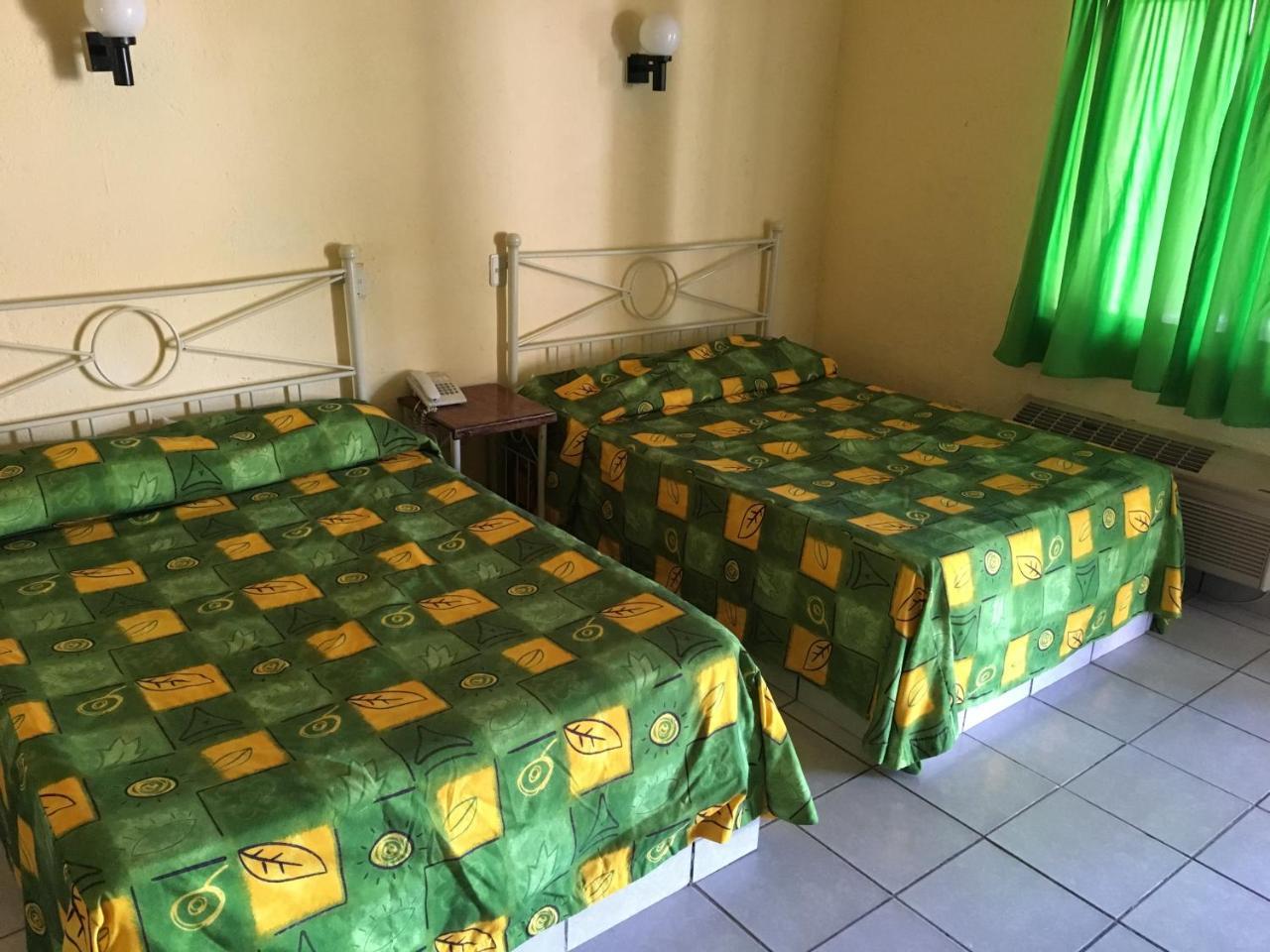 Hotel Y Balneario Ojo Caliente Camargo Eksteriør billede